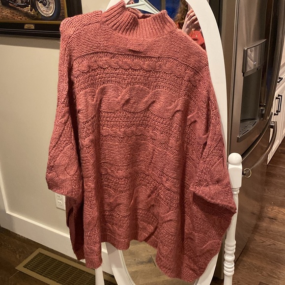 Anthropologie pink knit poncho. Women size XS/S. New with tags. - Picture 3 of 5